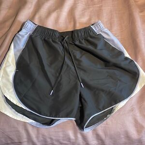Women’s athletic shorts with pockets